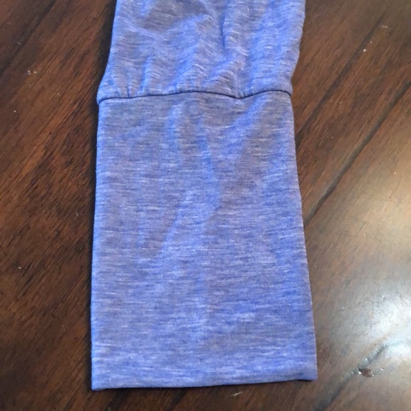 💙 GapFit breathe variegated stretchy long thumb hole sleeve performance top - Picture 7 of 14